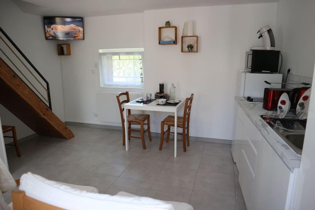Villa Petite Venise Du Gatinais - T2 Avec Jardin Montargis Exterior foto